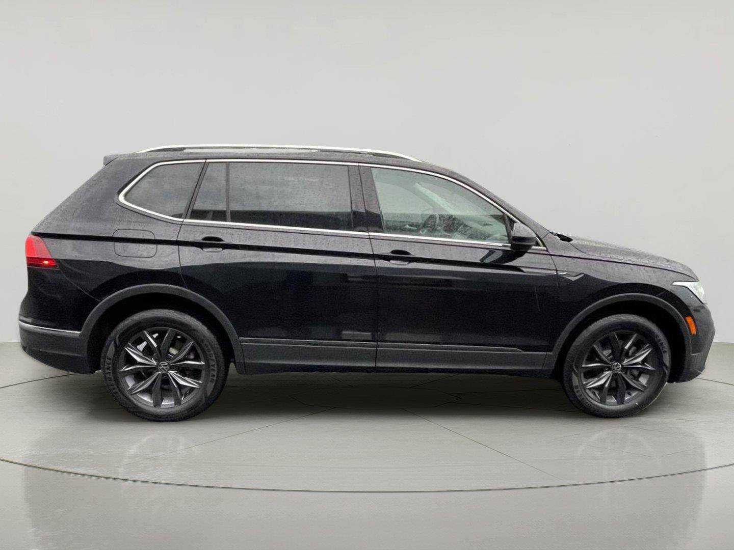 Used 2022 Volkswagen Tiguan SE AWD/4WD image 8