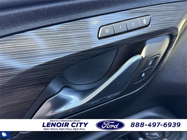 Used 2024 GMC Terrain SLT image 30