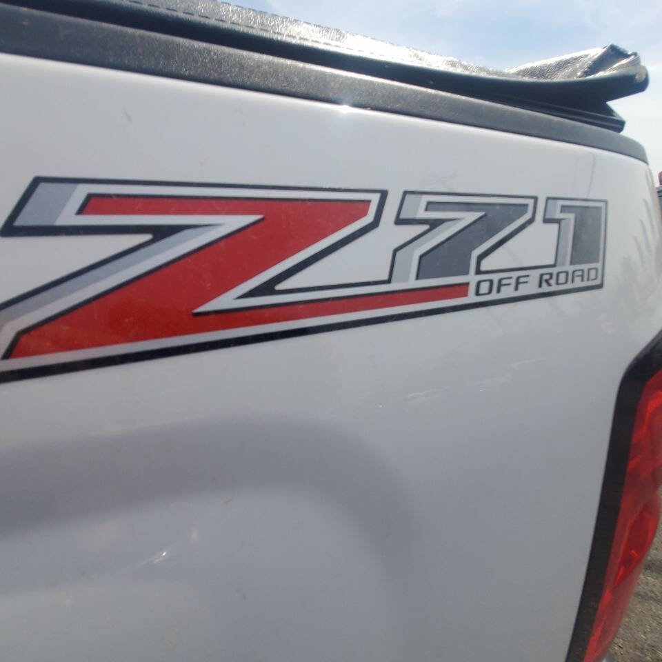 Used 2017 Chevrolet Silverado 1500 LT w/ All Star Edition image 29