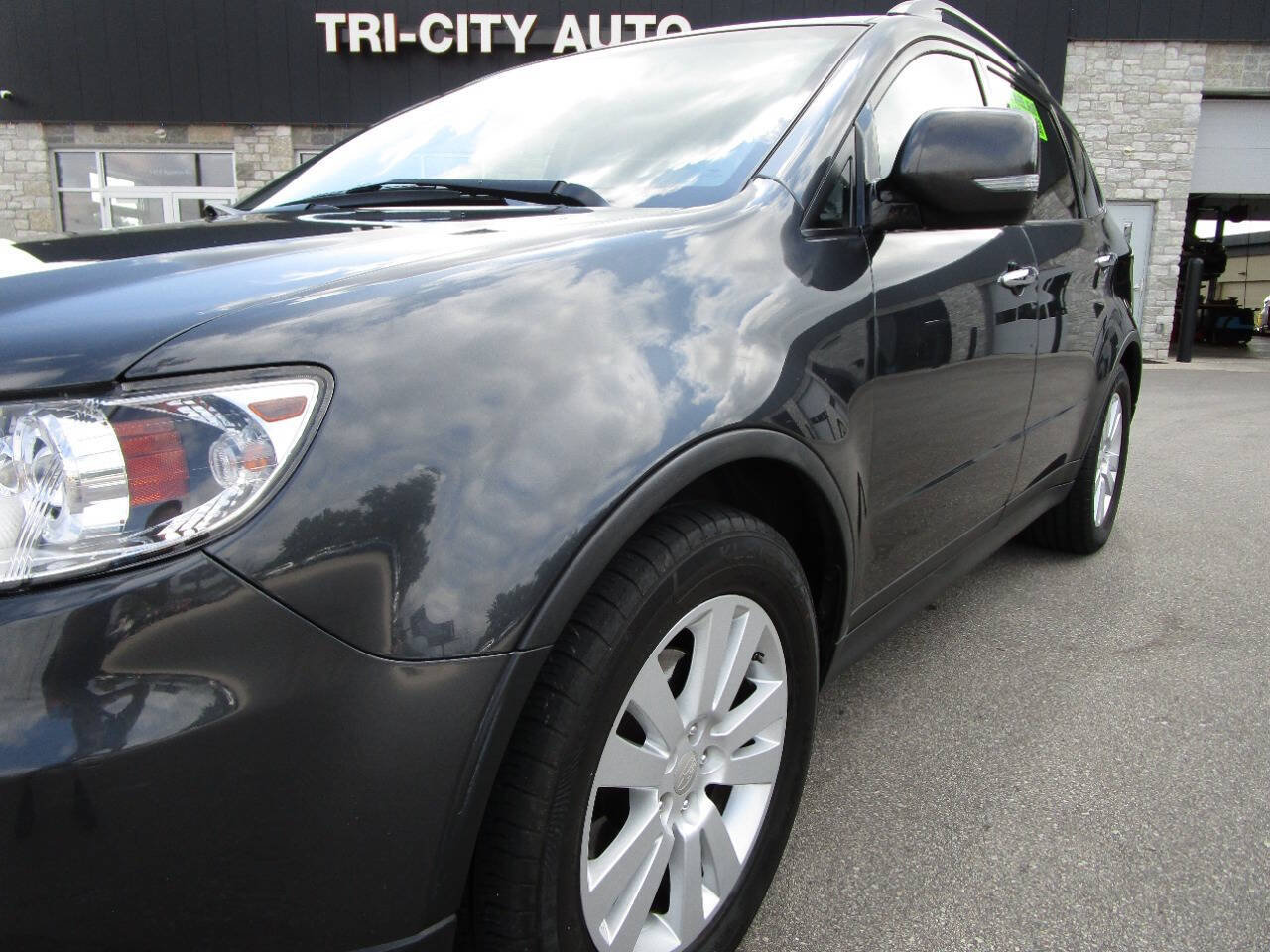 Used 2008 Subaru Tribeca Limited AWD/4WD image 2