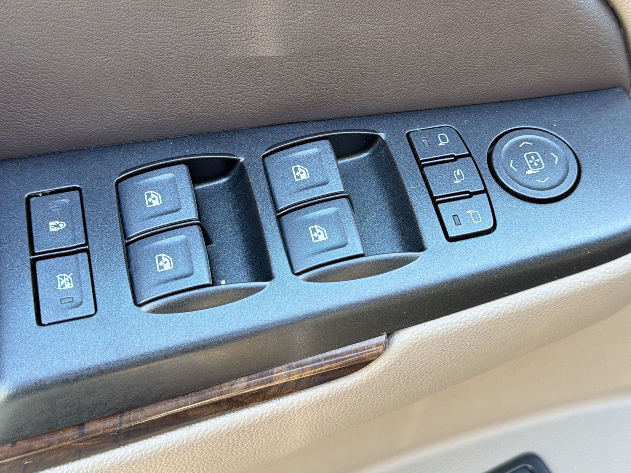 Used 2018 Chevrolet Tahoe LT w/ Texas Edition Package RWD image 22