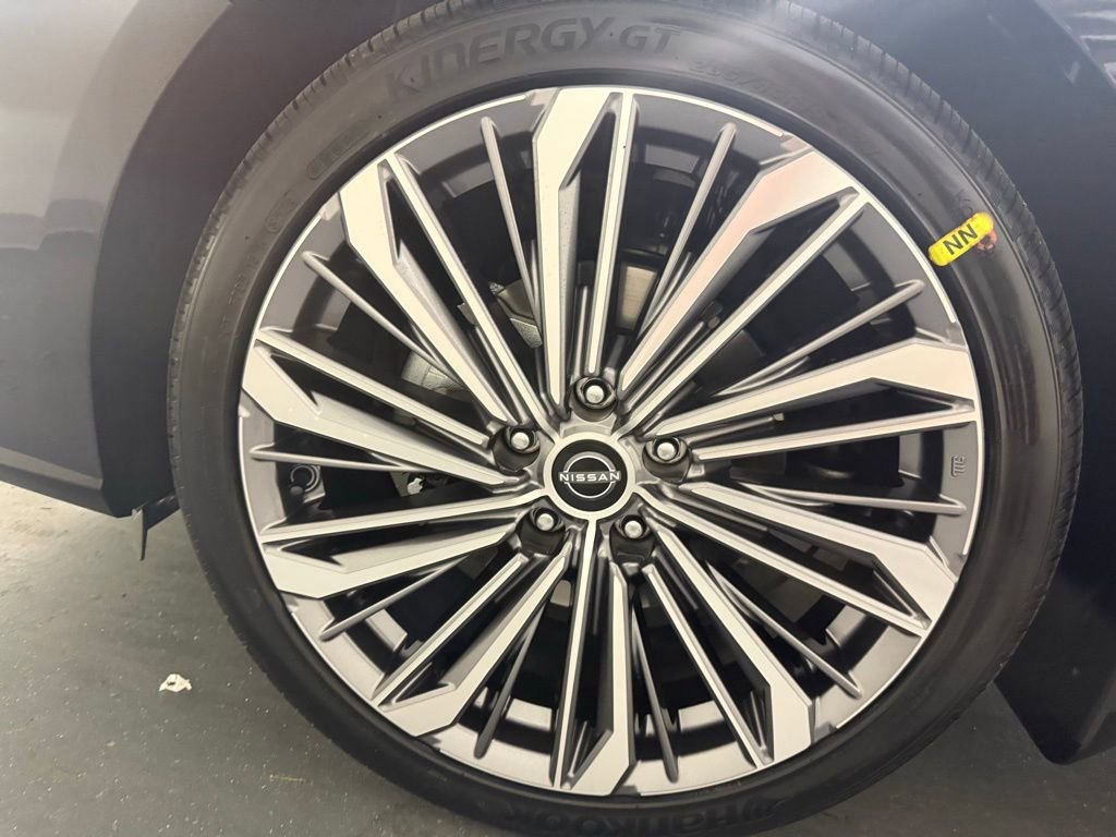 New 2025 Nissan Altima 2.5 SL image 12