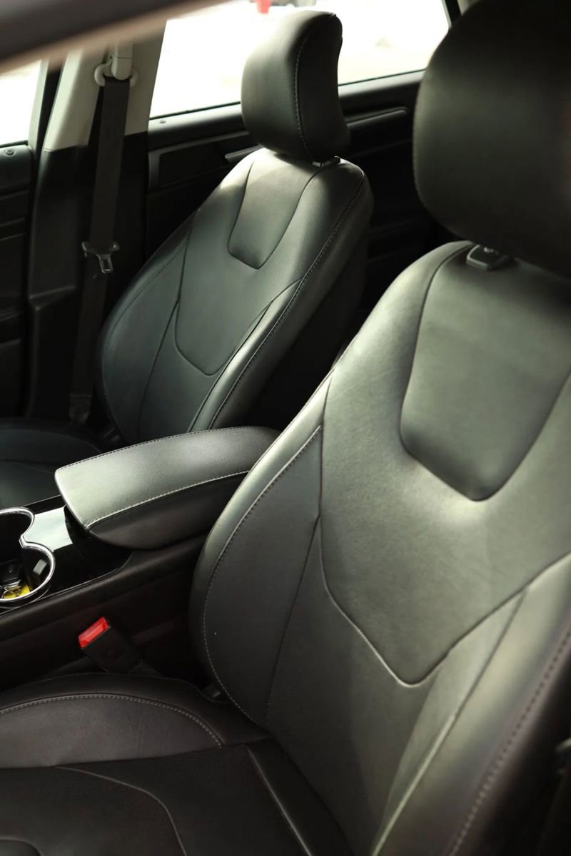 Used 2016 Ford Fusion Titanium image 19