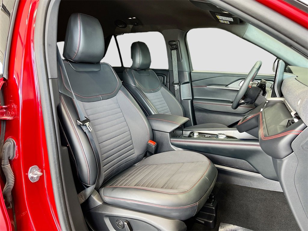 Used 2025 Ford Explorer ST-Line w/ Premium Package image 29