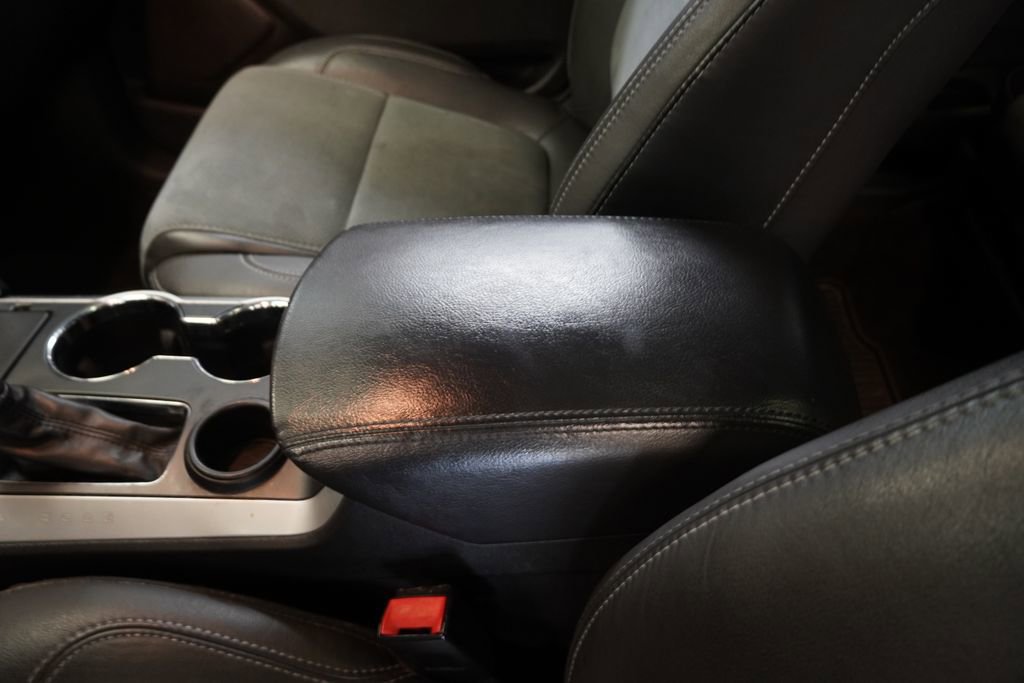 Used 2015 Ford Explorer XLT w/ Equipment Group 202A FWD image 22