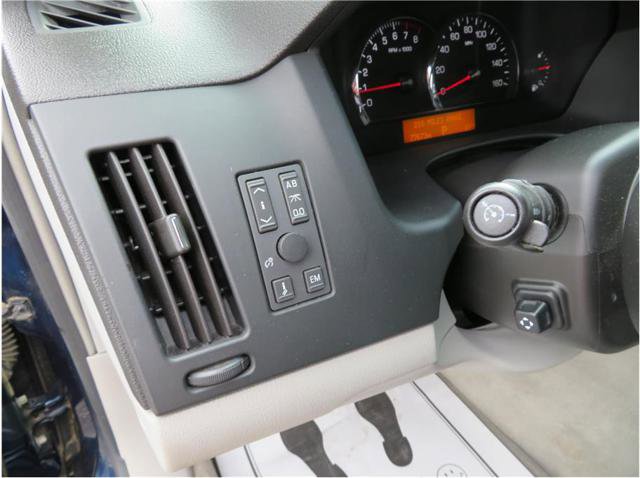 Used 2005 Cadillac STS w/ Preferred Equipment Group image 11