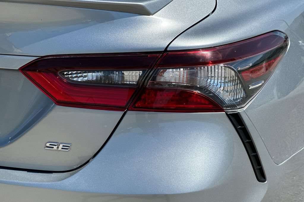 Used 2021 Toyota Camry SE FWD image 29