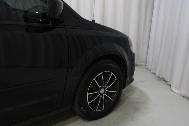 Used 2017 Dodge Grand Caravan GT FWD image 25