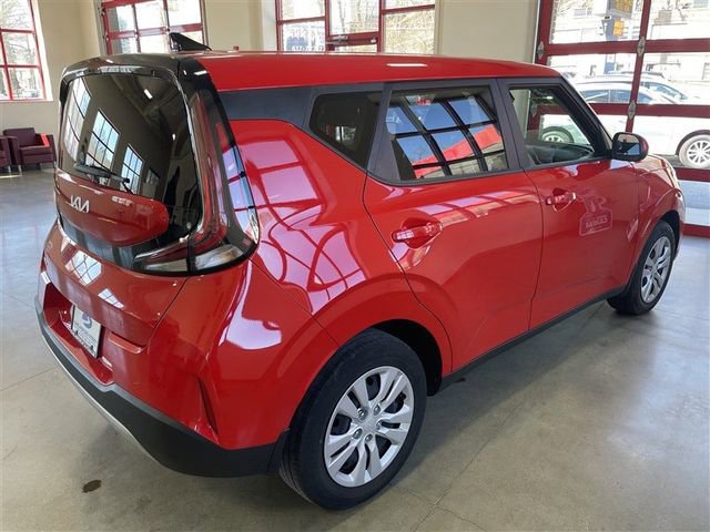 Used 2023 Kia Soul LX FWD image 7