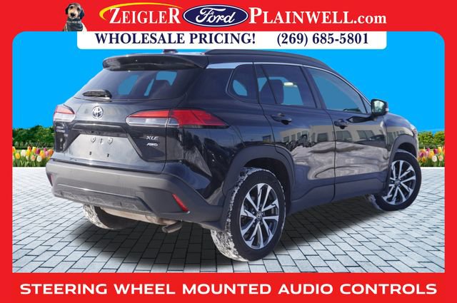 Used 2023 Toyota Corolla Cross XLE w/ Convenience Package image 3