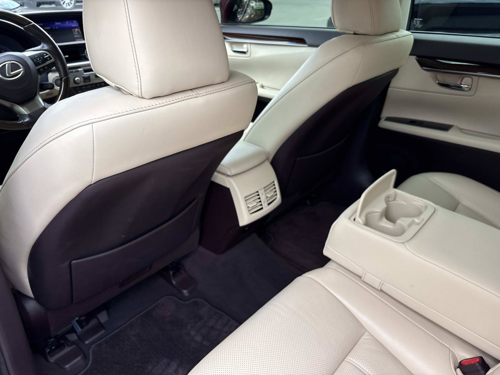Used 2017 Lexus ES 350 w/ Luxury Package FWD image 32