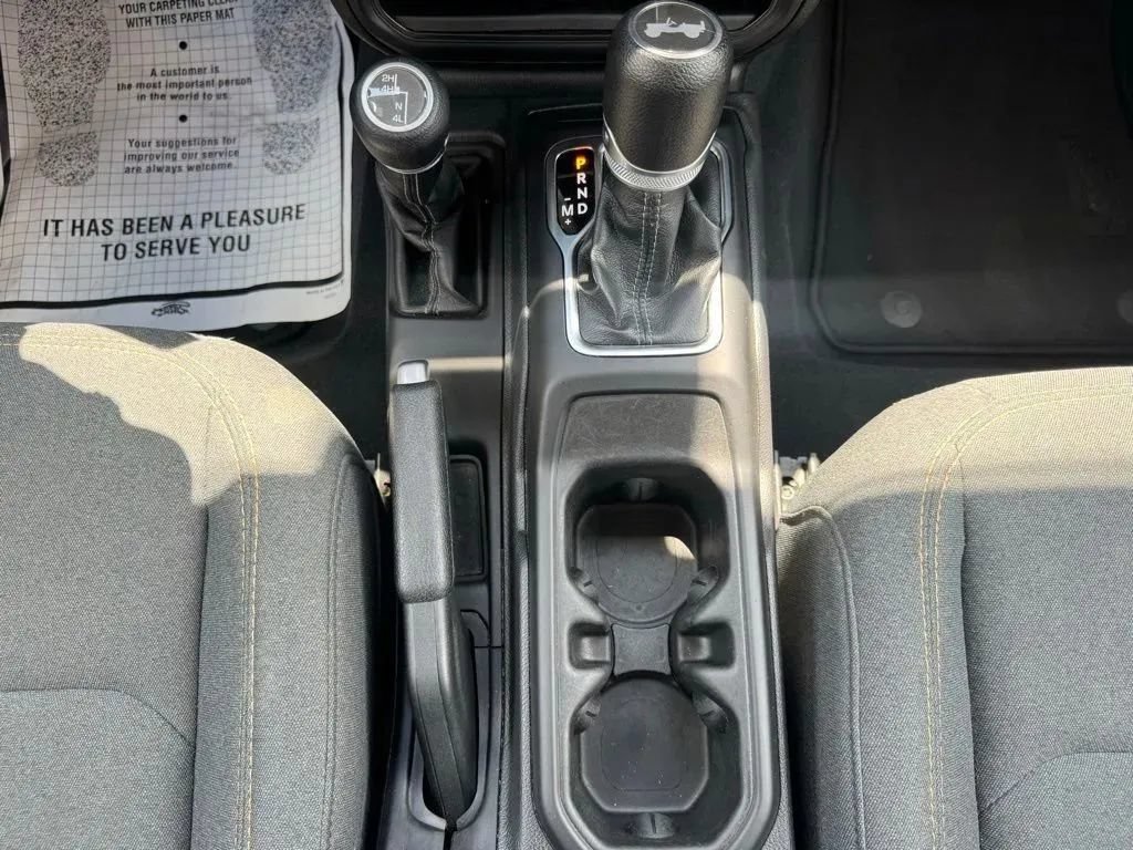 Used 2024 Jeep Wrangler Unlimited Sahara AWD/4WD image 26