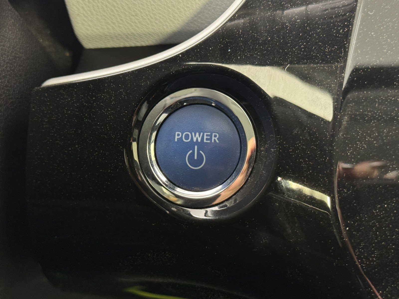 Used 2022 Toyota Prius XLE w/ Premium Convenience Package image 21