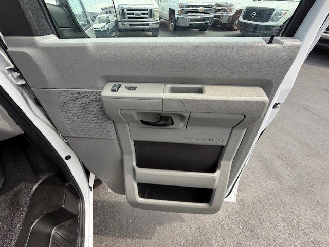 Used 2014 Ford E-150 and Econoline 150 w/ Power Group image 22