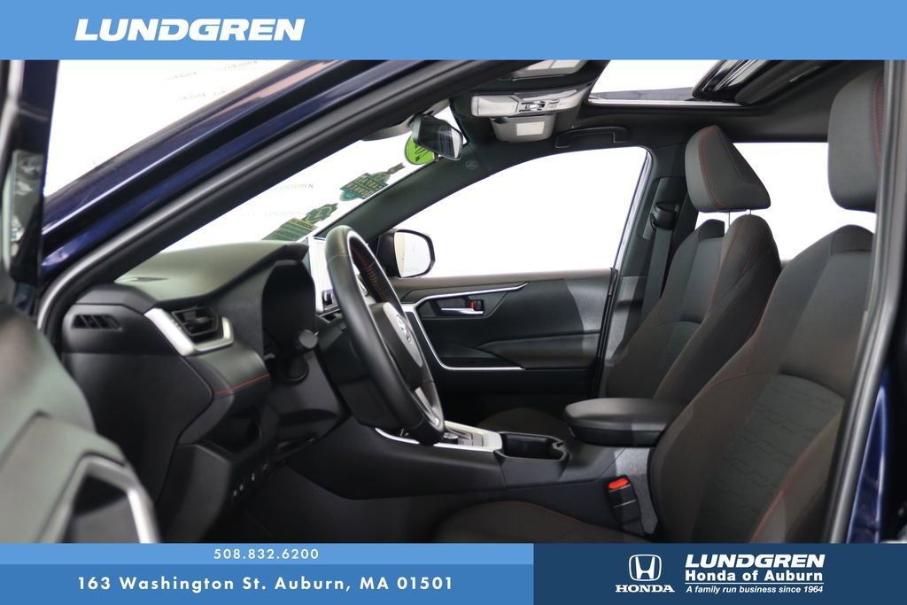 Used 2024 Toyota RAV4 SE w/ Weather & Moonroof Package image 9