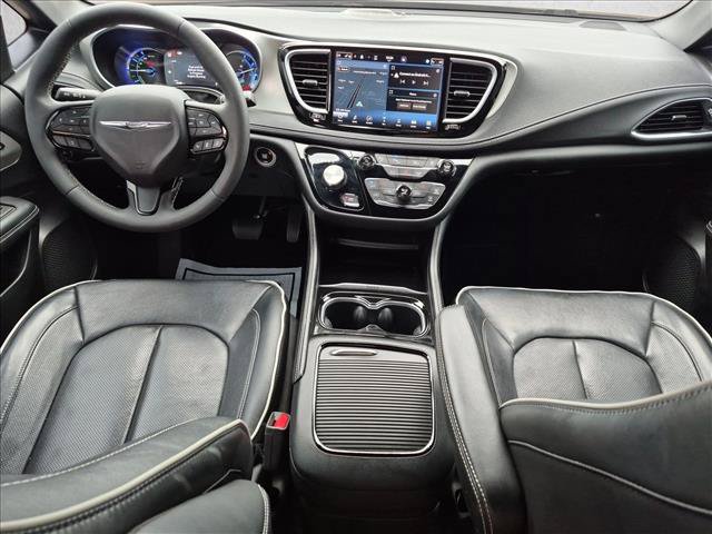 Used 2023 Chrysler Pacifica Limited w/ S Appearance Package FWD image 17