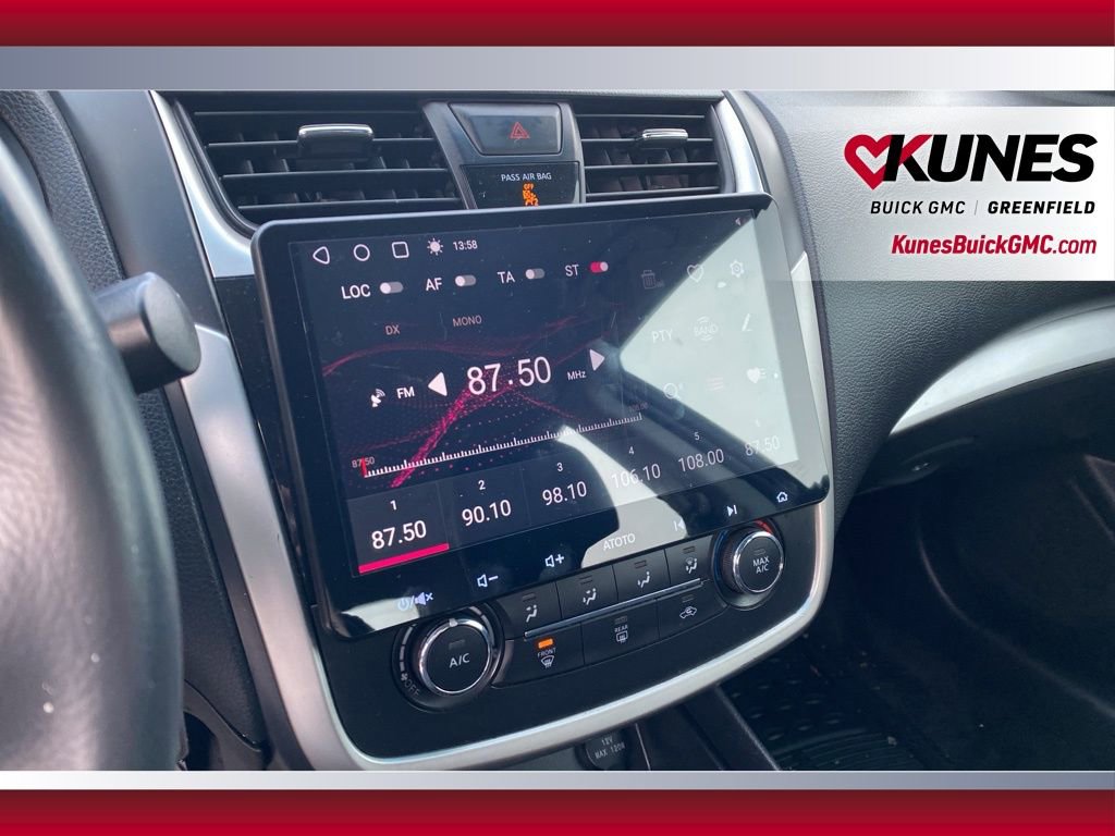 Used 2017 Nissan Altima 2.5 SR w/ Midnight Edition Package image 22