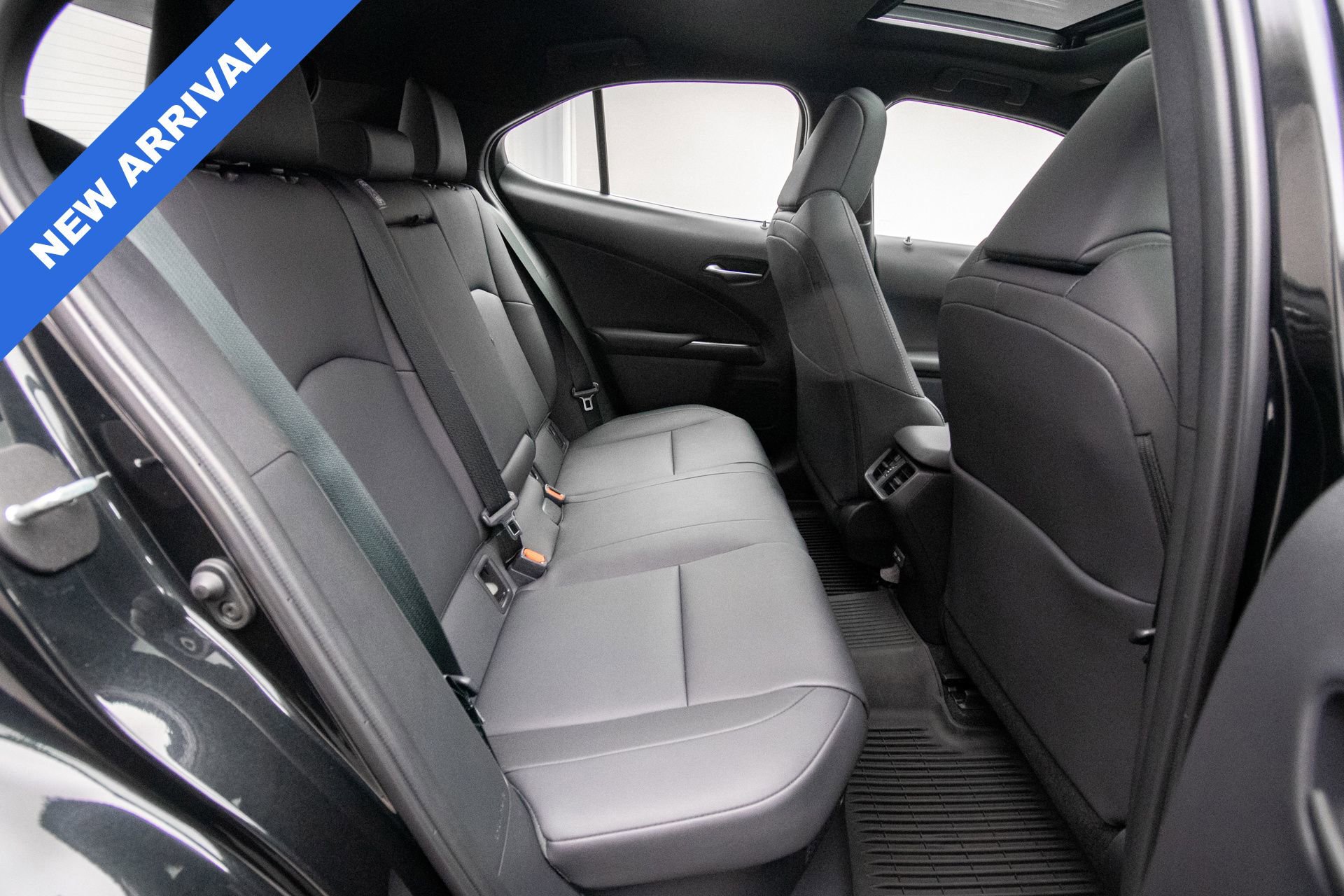 Used 2023 Lexus UX 250h AWD w/ Premium Package image 17