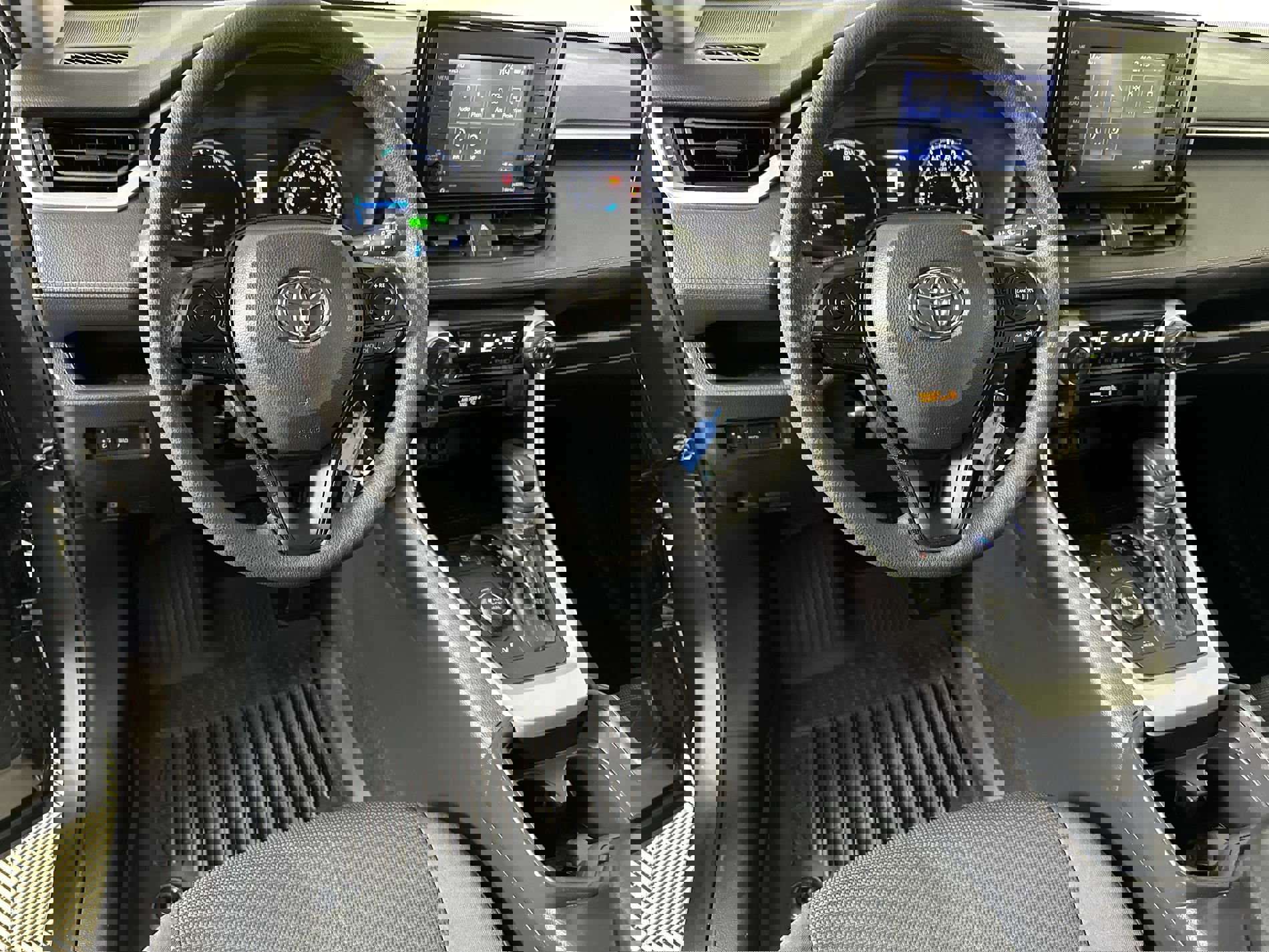 Used 2021 Toyota RAV4 LE image 57