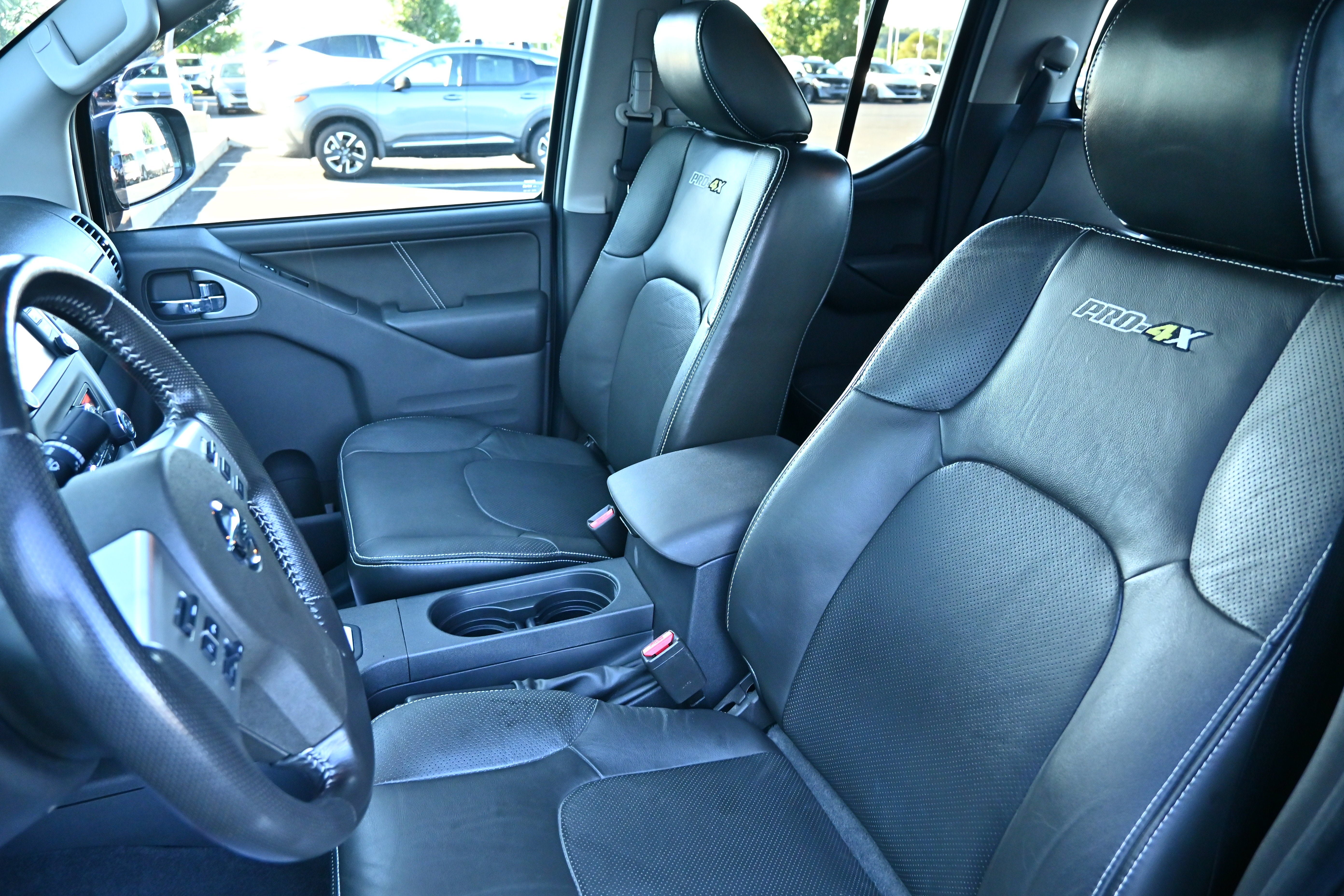 Used 2020 Nissan Frontier PRO-4X w/ Pro-4x Utility Package AWD/4WD image 24
