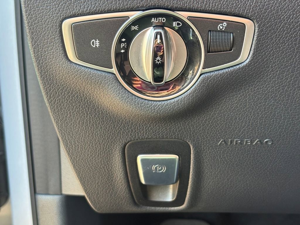 Used 2017 Mercedes-Benz E 300 image 21