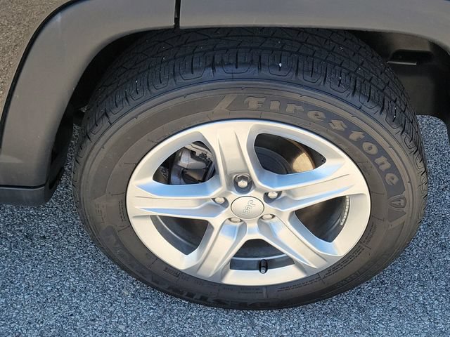 Used 2024 Jeep Compass Latitude AWD/4WD image 27
