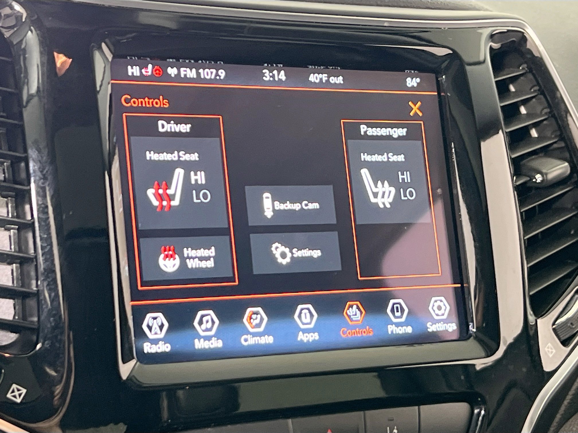 Used 2022 Jeep Cherokee Limited AWD/4WD image 19