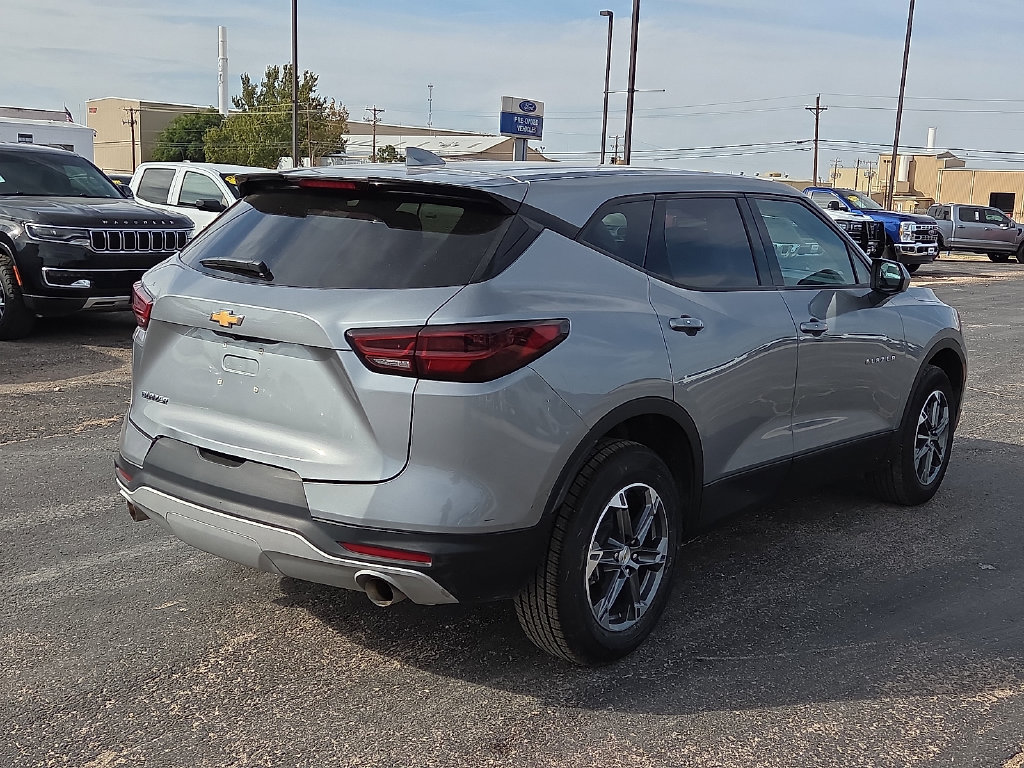 Used 2025 Chevrolet Blazer LT FWD image 5