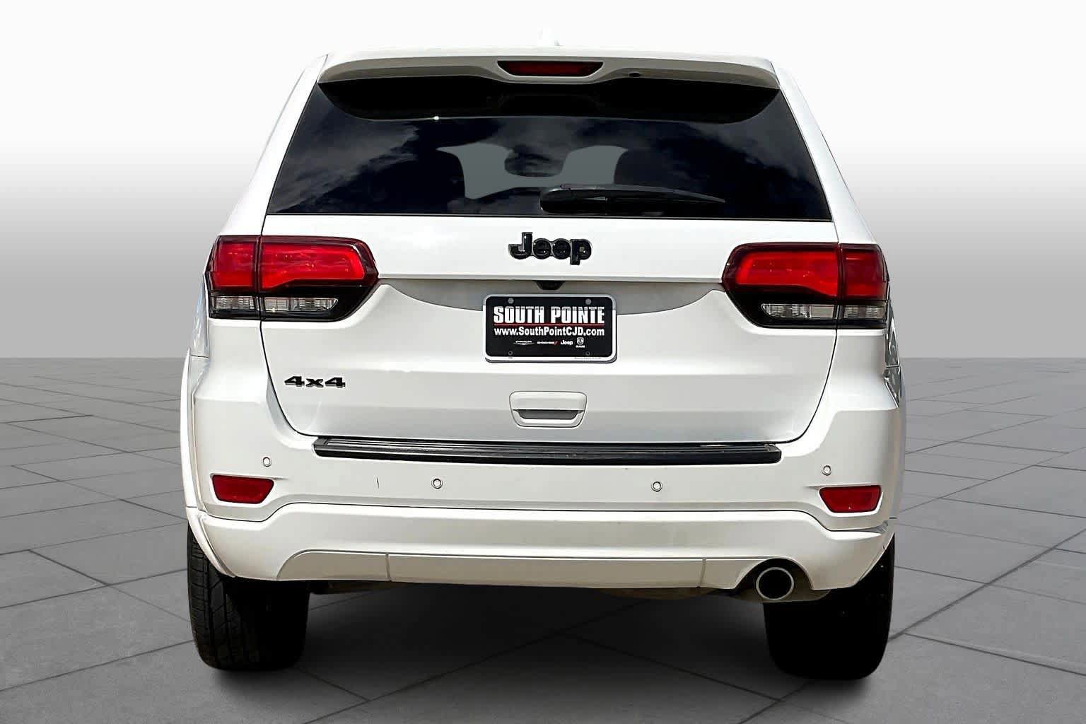 Used 2019 Jeep Grand Cherokee Altitude AWD/4WD image 5
