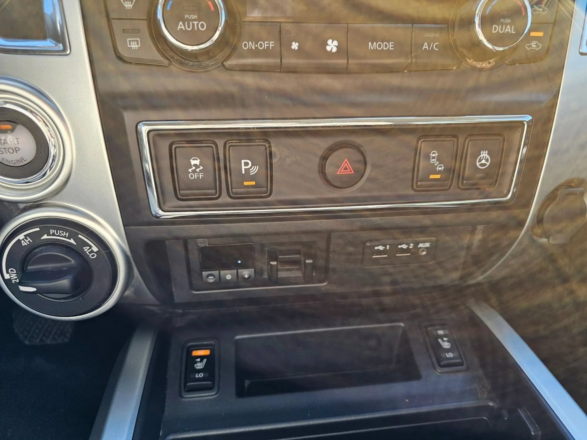 Used 2019 Nissan Titan PRO-4X w/ Pro-4x Convenience Package AWD/4WD image 12