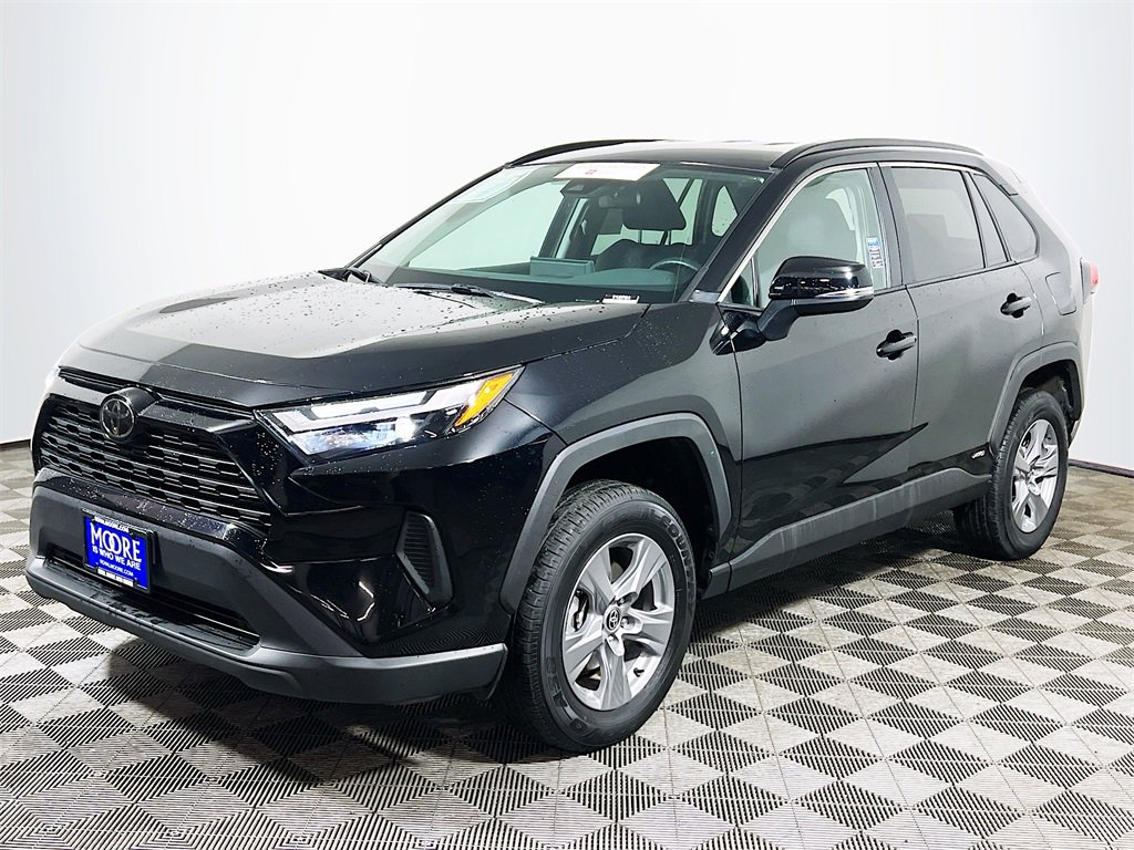 Certified 2025 Toyota RAV4 XLE image 4