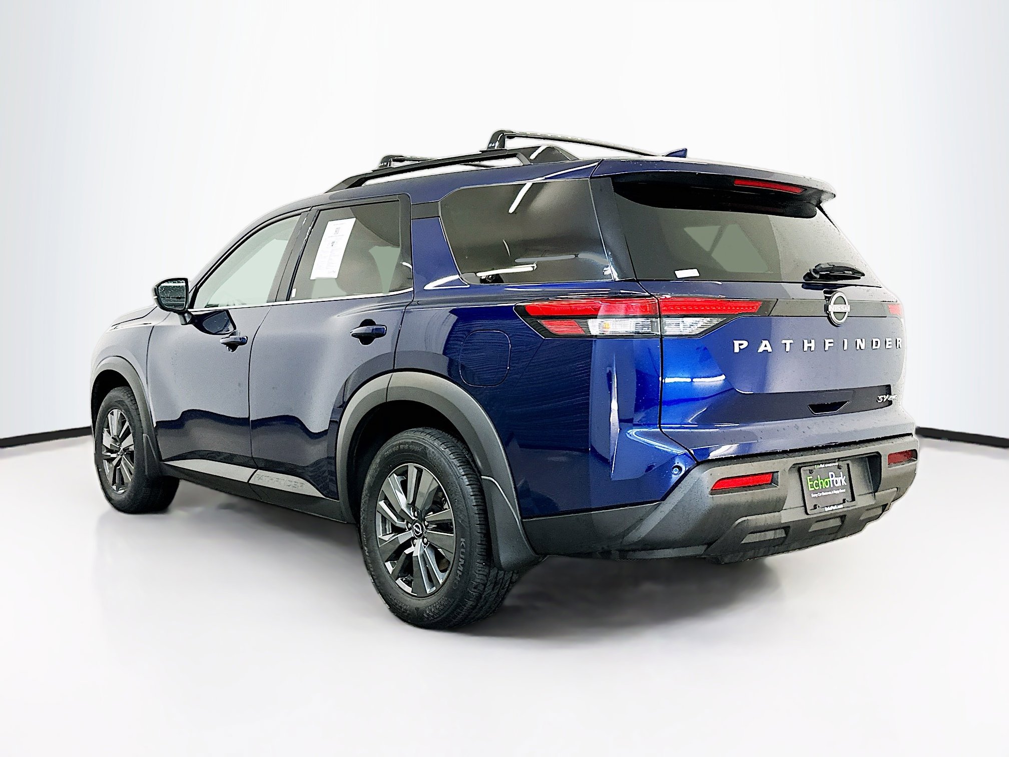 Used 2024 Nissan Pathfinder SV image 5