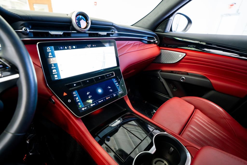 Used 2023 Maserati Grecale Modena image 43