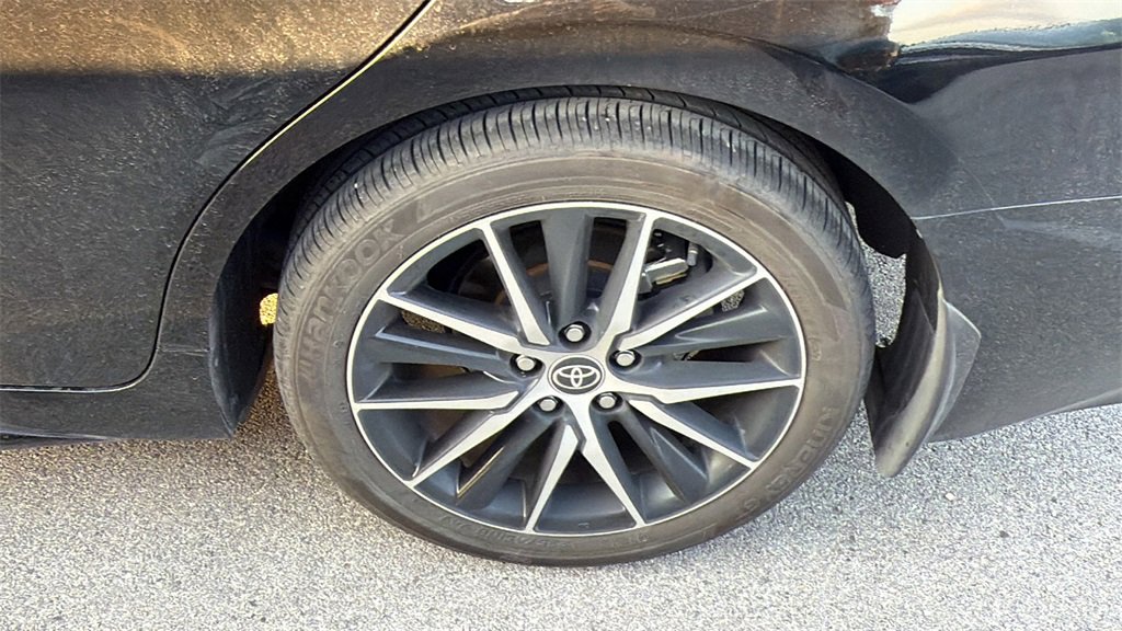 Used 2023 Toyota Camry SE image 9