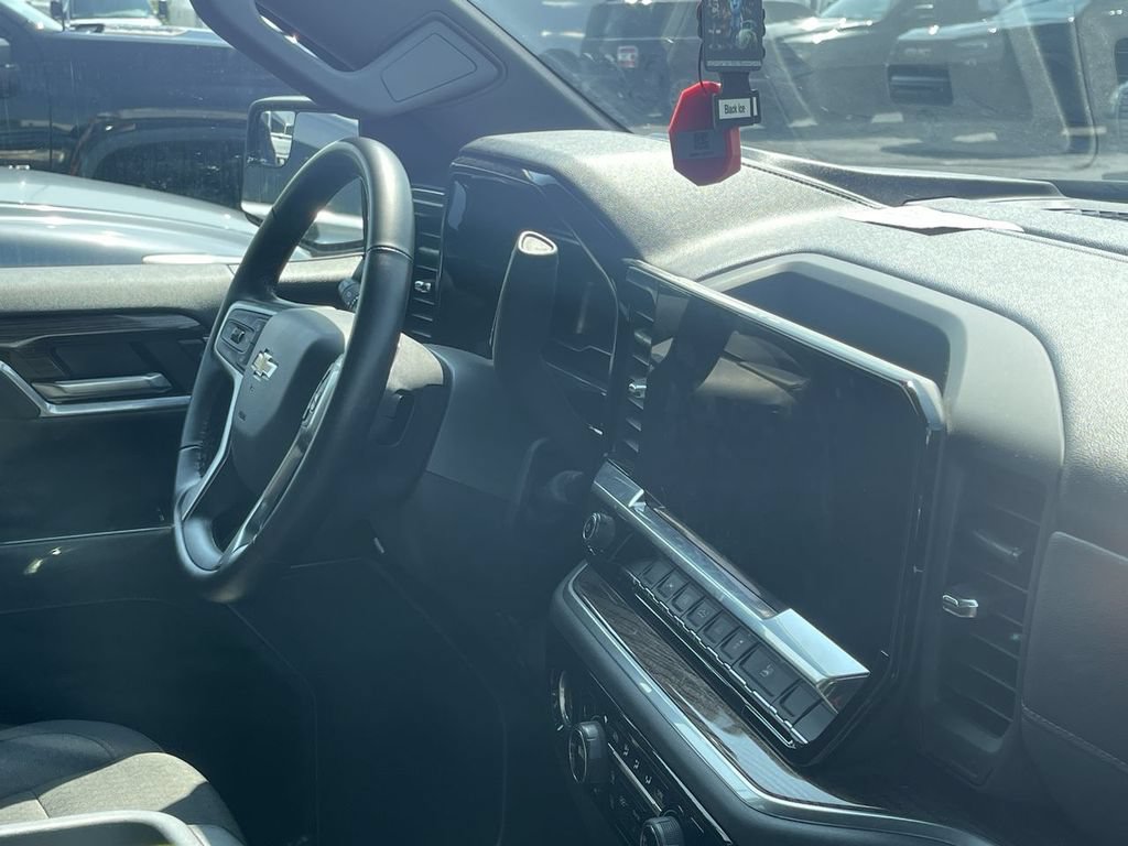Used 2024 Chevrolet Silverado 1500 LT AWD/4WD image 12