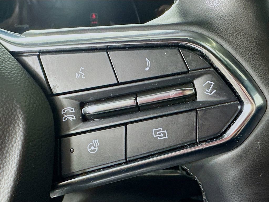 Used 2025 Chevrolet Equinox LT w/ Convenience Package II image 23