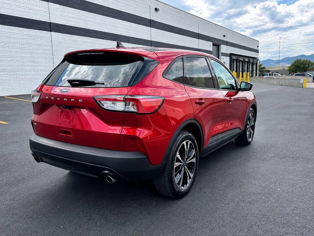 Used 2022 Ford Escape SE w/ SE Sport Appearance Package FWD image 5