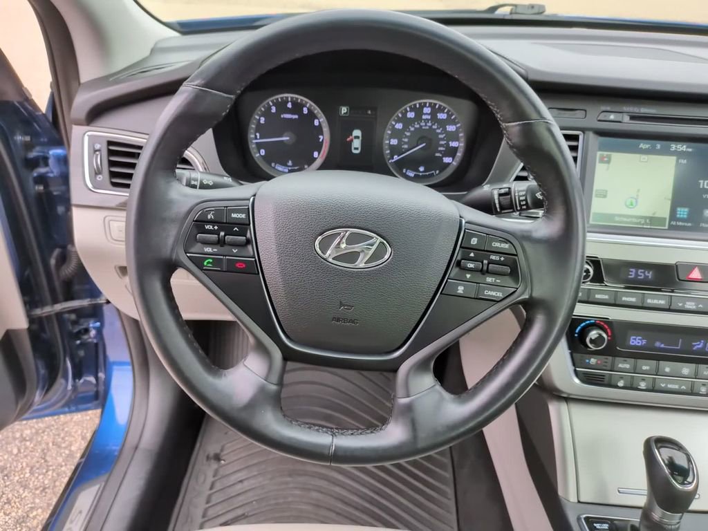 Used 2016 Hyundai Sonata Limited w/ Option Group 05 image 24