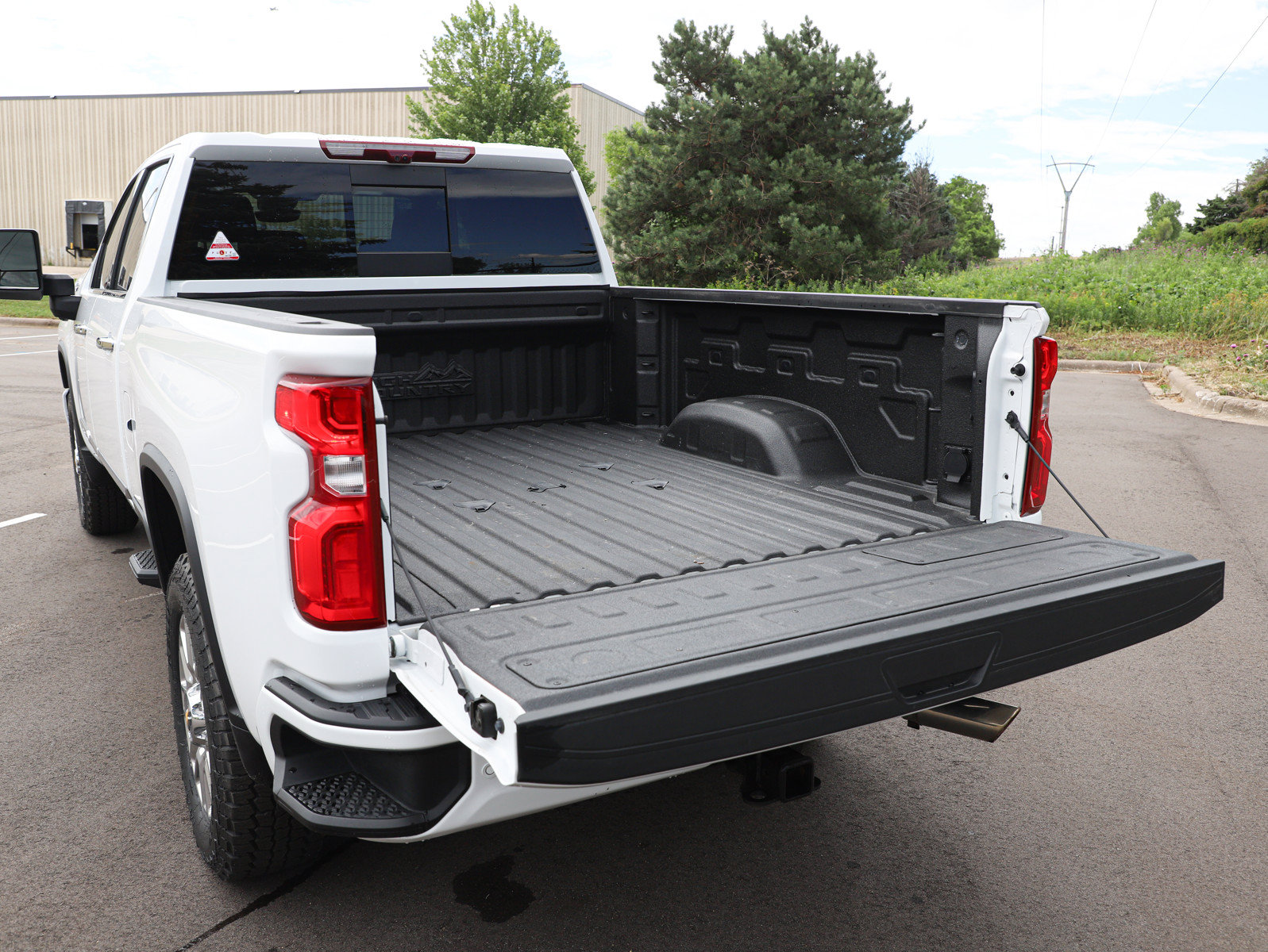 Used 2024 Chevrolet Silverado 3500 High Country w/ High Country Premium Package AWD/4WD image 9