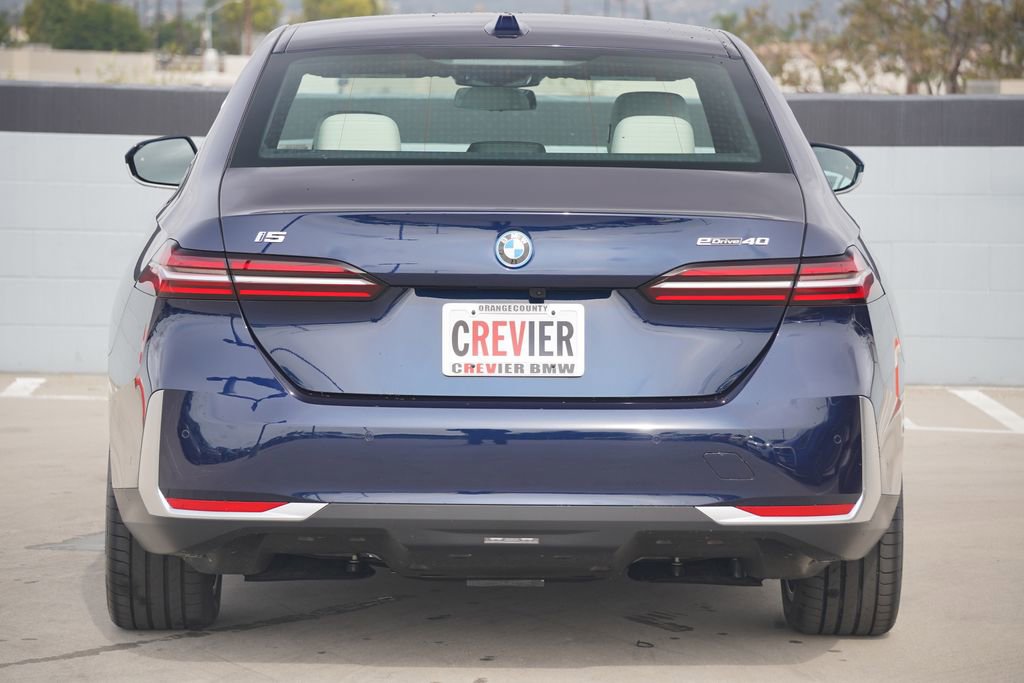 New 2026 BMW i5 eDrive40 w/ Premium Package image 6