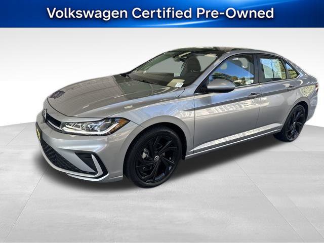 Used 2025 Volkswagen Jetta SE w/ Sunroof Package FWD image 1