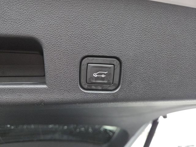 Used 2025 GMC Acadia AT4 w/ Luxury Package image 18