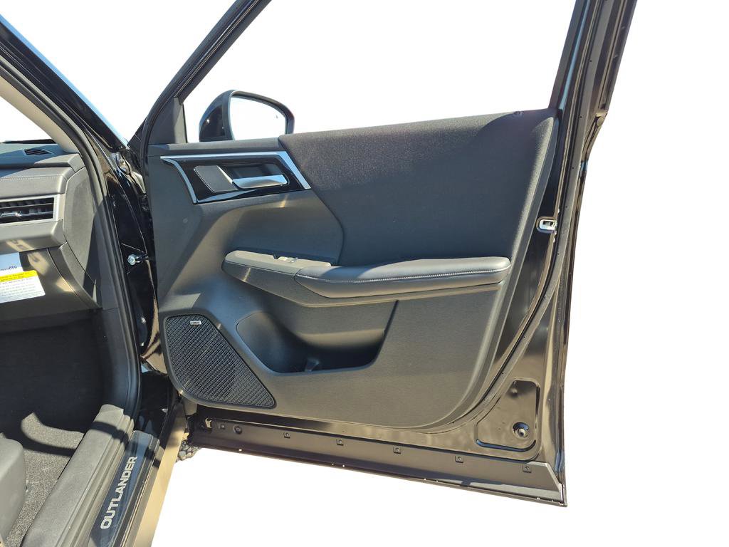 New 2026 Mitsubishi Outlander ES image 30