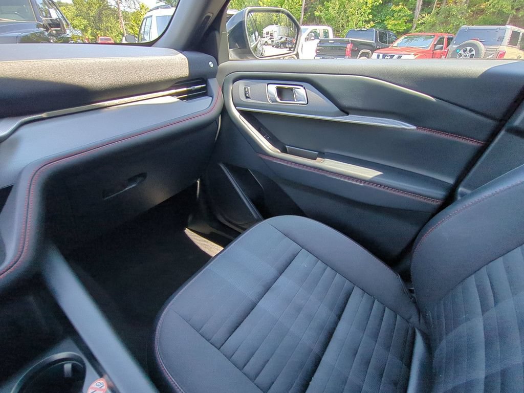 Used 2026 Ford Explorer ST-Line w/ ST-Line Street Pack RWD image 19