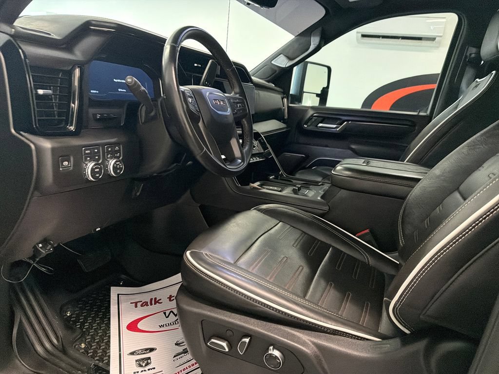 Used 2025 GMC Sierra 2500 AT4X AWD/4WD image 12