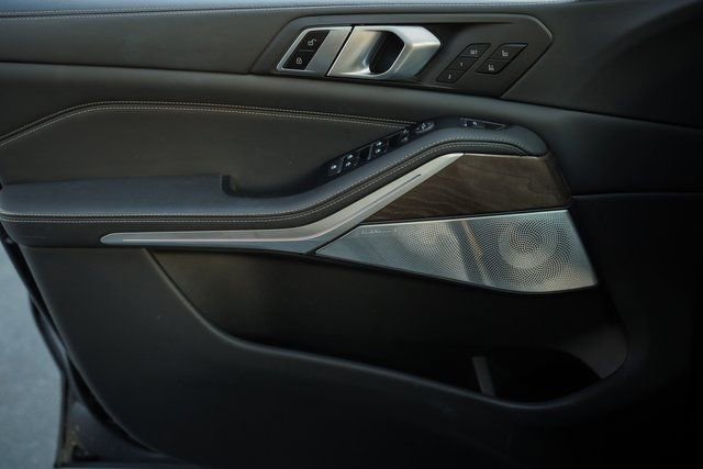 Used 2023 BMW X5 M50i w/ Executive Package image 37