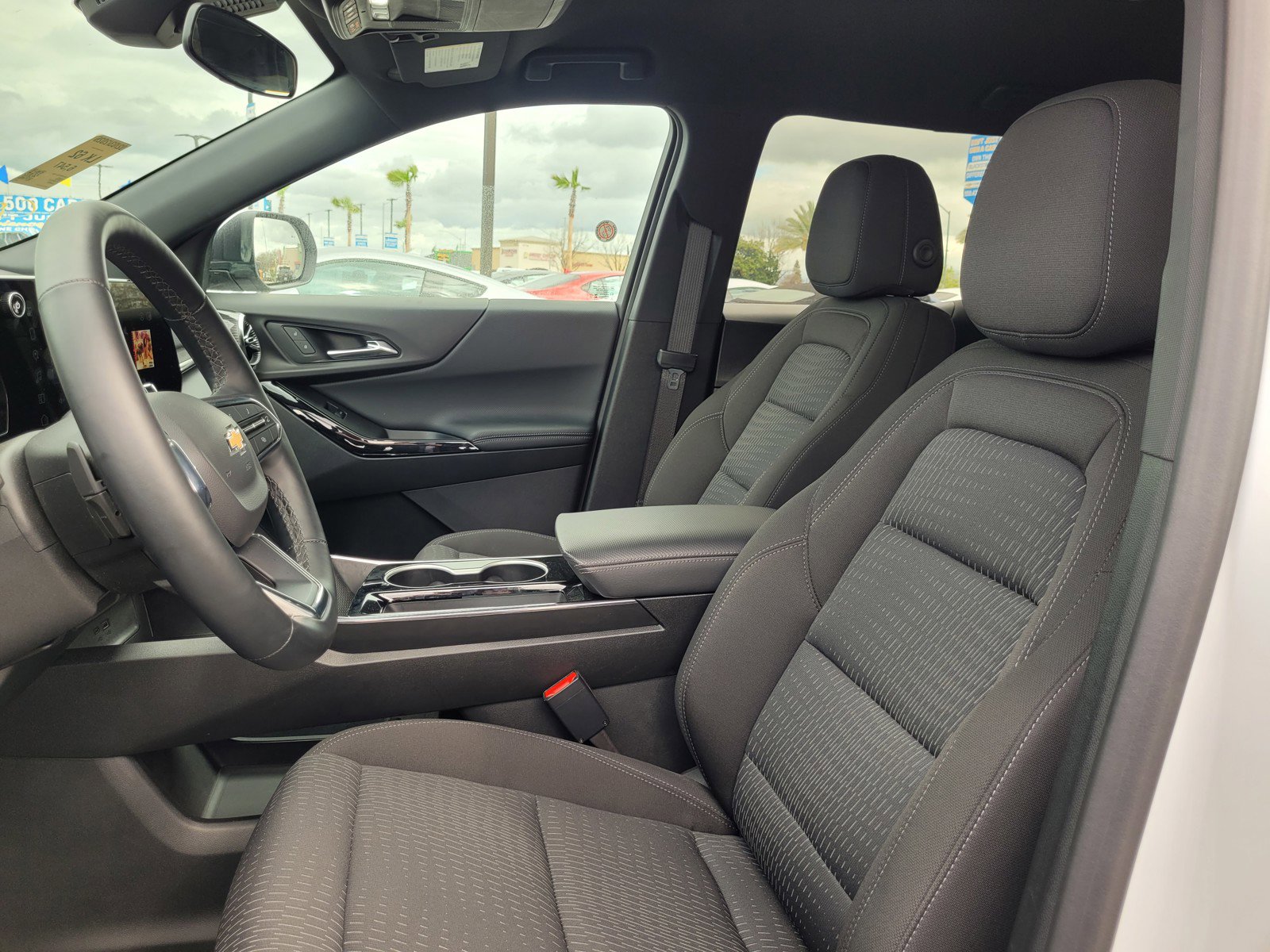 Used 2025 Chevrolet Equinox LT image 10