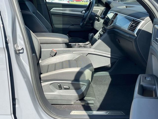 Used 2022 Volkswagen Atlas Cross Sport SEL Premium R-Line AWD/4WD image 25