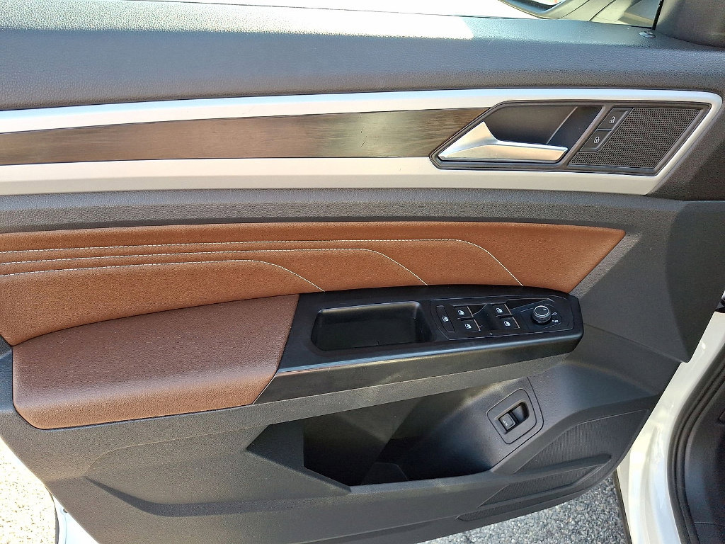 Used 2021 Volkswagen Atlas SE w/ Panoramic Sunroof Package image 10