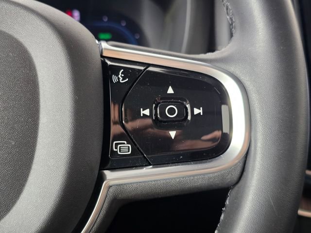 Used 2023 Volvo XC60 T8 Ultimate w/ Climate Package image 33